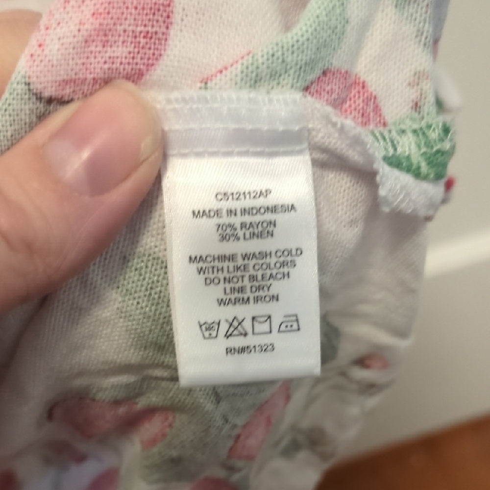 C&C California White Strawberry Print Short Sleeve Blouse - Picture 5 of 7